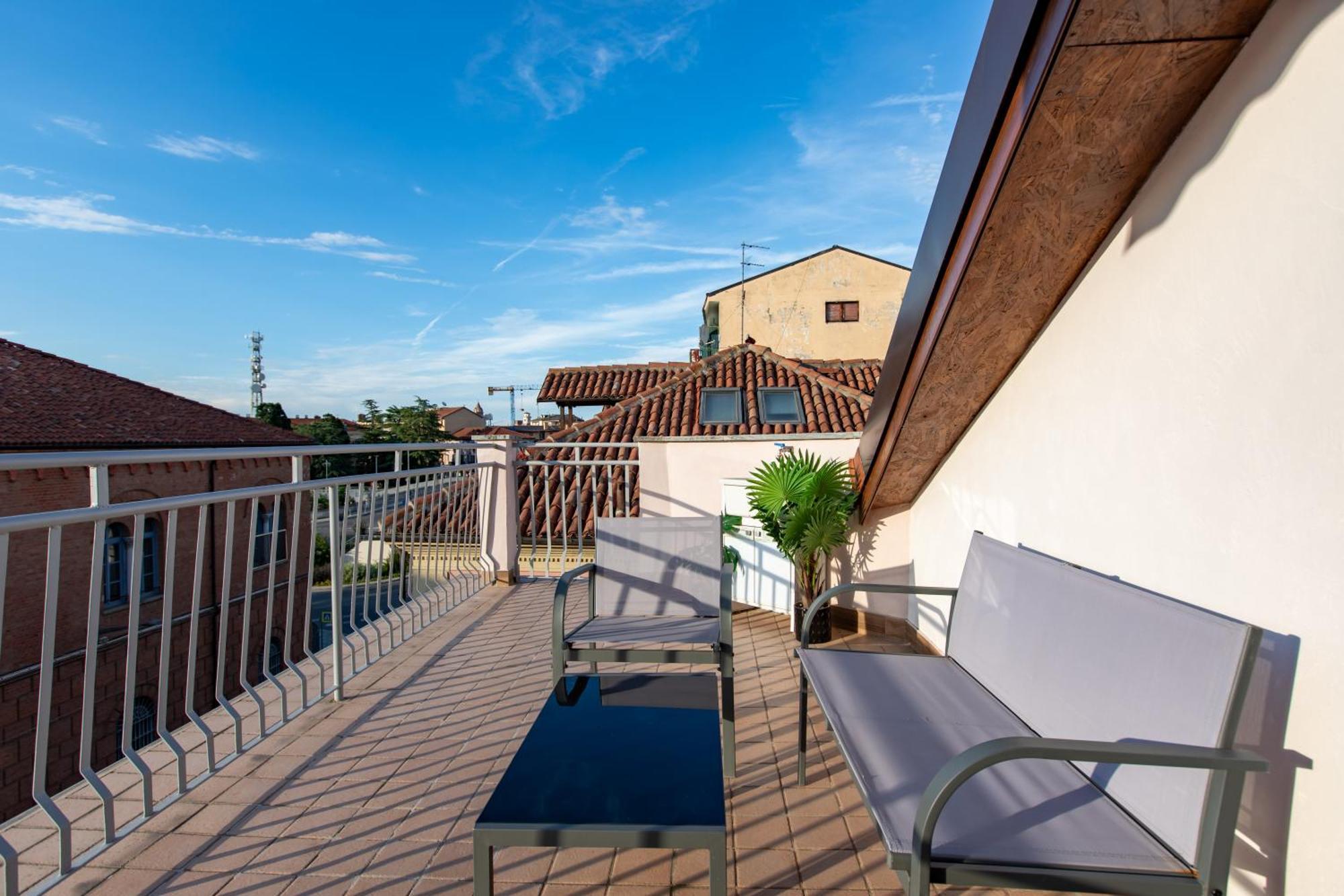 Attico Grand Terrace Apartment Alba  Exterior photo
